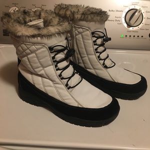 Women’s snow boots